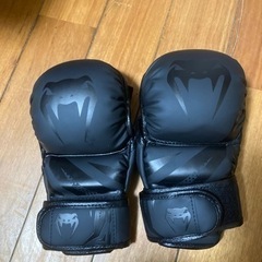 オープンフィンガーグローブ
