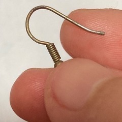 【難あり】珊瑚色のビーズピアスの画像