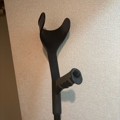 片松葉杖の画像