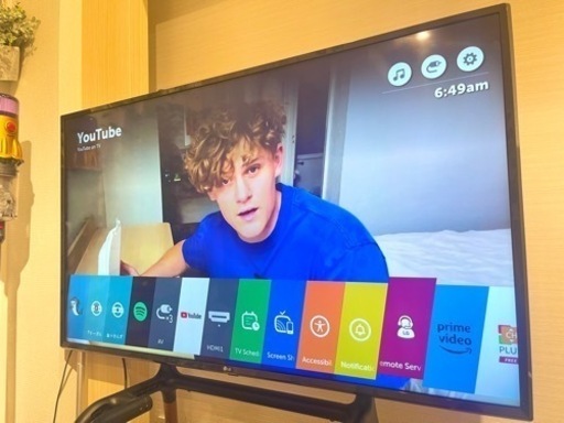 スマートTVテレビ49インチスタンド付き
