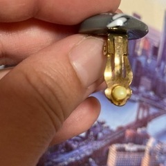 【難あり】グレー×ホワイト　マーブルストーン風イヤリングの画像