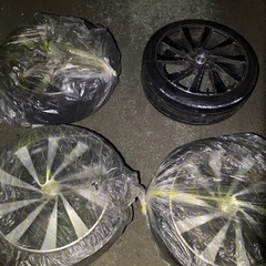 取引中　4本セット　車のパーツ タイヤ、ホイールの画像