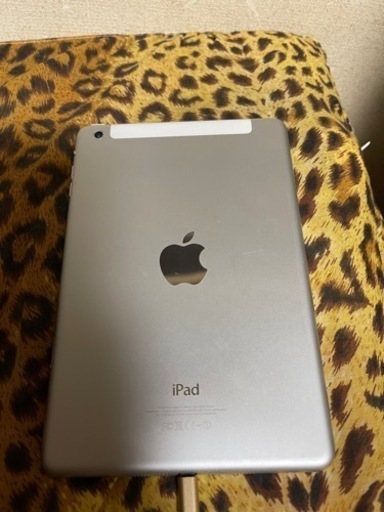 【お取引中】Apple au iPad mini（第1世代） Cellular 16GB ホワイト\u0026シルバー MD543J/A