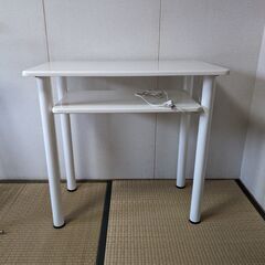 【お取引中】ネイルテーブル幅80cm　コンセント2か所ありの画像