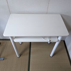 【お取引中】ネイルテーブル幅80cm　コンセント2か所ありの画像
