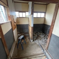 【DIYに嬉しい資材付き‼️】銚子市 格安アパート 2階3部屋＋廊下まとめて - 不動産