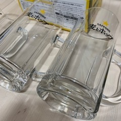 麦とホップ ビールジョッキ グラス コップの画像