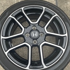 車のパーツ タイヤ、ホイール