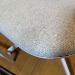 IKEAデスクと椅子セットの画像