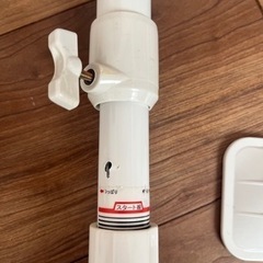 耐震　突っ張り棒の画像