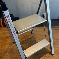 脚立　軽量で薄型の画像