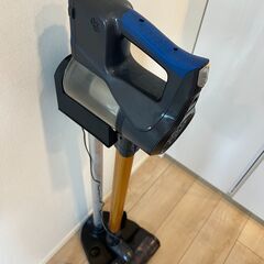 無料　UPERCT 掃除機 コードレス 23000Pa 自走式ヘッド 大直径ロール スタンド付き 最大45分稼働 の画像