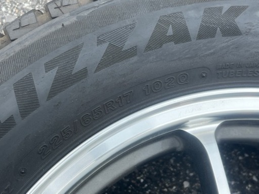 車のパーツ タイヤ、ホイール