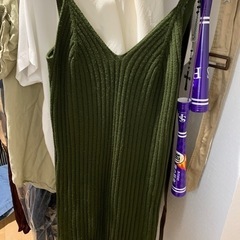 話し合い中　服/ファッション カーディガン レディースの画像