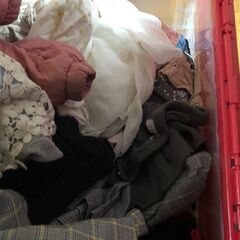 【寄付】子供服・子供用品・育児本など　4歳くらいまでのもの　まとめて大量　（お車で来られる方・全てお持ち帰りいただける方に　（医療・福祉・ボランティア関連の方のご希望最優先）の画像