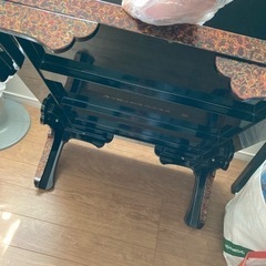 津軽塗りテーブルの画像