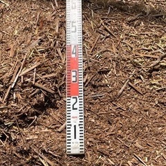 ウッドチッパーでの木屑の破砕　マルチング　ウッドチップ - 地元のお店