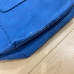 【痛みあり】フランスで買ったバンドバッグ　青　合皮の画像