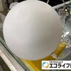 照明　ベッドサイドに