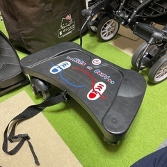 ベビーカーへ取り付ける補助ペダル