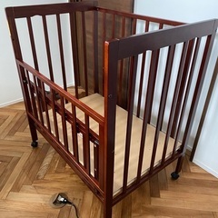 ベビーベッドの画像
