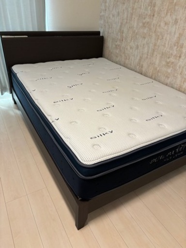 ダブルベッド フレーム(マットレスは付きません)