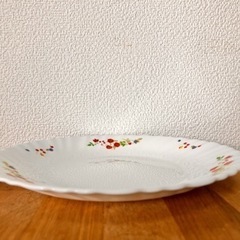 【お譲り先決定しました】コレール　食器セットの画像