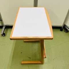 【新品 未使用品】関家具 サイドテーブル ミルファ ホワイト 収納付き 欧米テイスト 参考価格25300円(ZNS)の画像