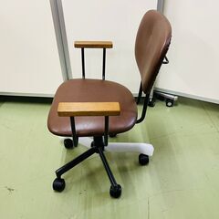 【新品 未使用品】関家具 ペッパーⅡ デスクチェア 肘付き 高さ調節可能 勉強 参考価格20000円(ZS)の画像