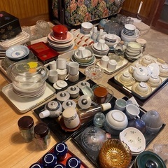 お皿などの画像