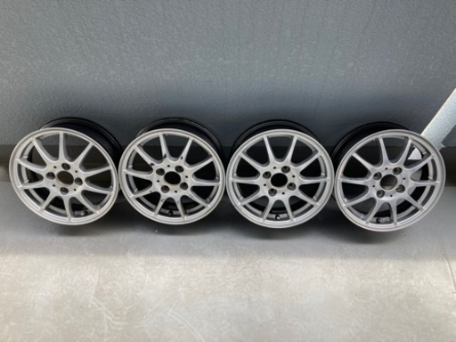 車のパーツ タイヤ、ホイール