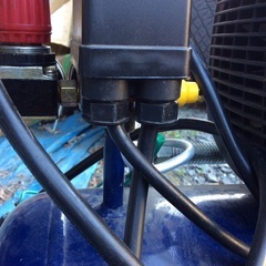 エアーコンプレッサー  修理要 アネスト岩田の画像