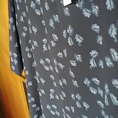  フレアワンピース　紺×白小花の画像