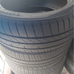 車のパーツ タイヤ、ホイール