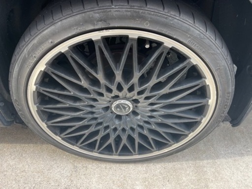 車のパーツ タイヤ、ホイール