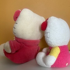 キティーちゃんのぬいぐるみの画像