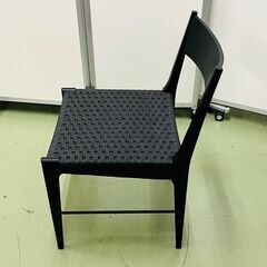 【新品 未使用品】関家具 デスクチェア フロッグ ダイニングチェア ブラック 黒 おしゃれ 参考価格22800円(ZNG)の画像