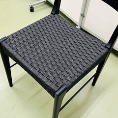 【新品 未使用品】関家具 デスクチェア フロッグ ダイニングチェア ブラック 黒 おしゃれ 参考価格22800円(ZNG)の画像