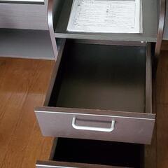 パソコンデスク、デスクワゴン、チェア、LEDライト　４点セットの画像