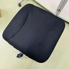 【新品 未使用品】関家具 ゲーミングスツール グレッチャー 高さ調節可能 ブラック(ZIG) の画像