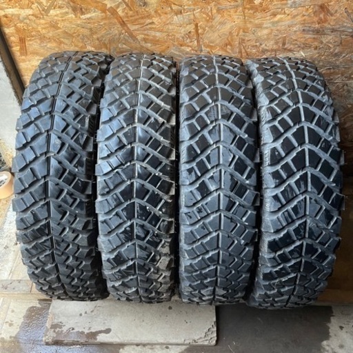 バリ山　YOKOHAMA ヨコハマ　GEOLANDAR M/T＋　185/85R16 105/103L LT 夏タイヤ　2016年製　16インチ