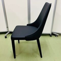 【新品 未使用品】関家具 デスクチェア トット ブラック レザー ダイニングチェア 肘無(ZNC) の画像
