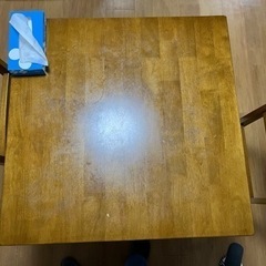 テーブルと椅子