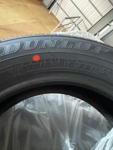 車のパーツ タイヤ、ホイール