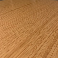 バンブー素材のダイニングテーブルの画像