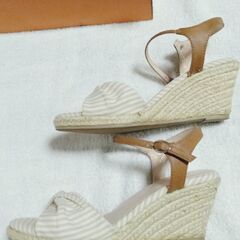 サンダル 白✕ベージュ LLサイズ Asbeeの画像