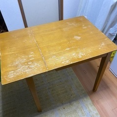 ダイニングテーブル　折りたたみ　椅子二脚付き　セットの画像