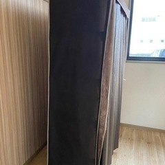 カーテン付きハンガーラック　衣類収納　クローゼット　カラーボックス付きの画像