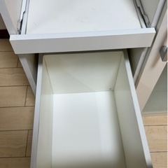 ニトリ レンジ台 食器棚の画像