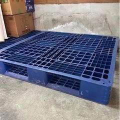 プラスチックパレット4点の画像